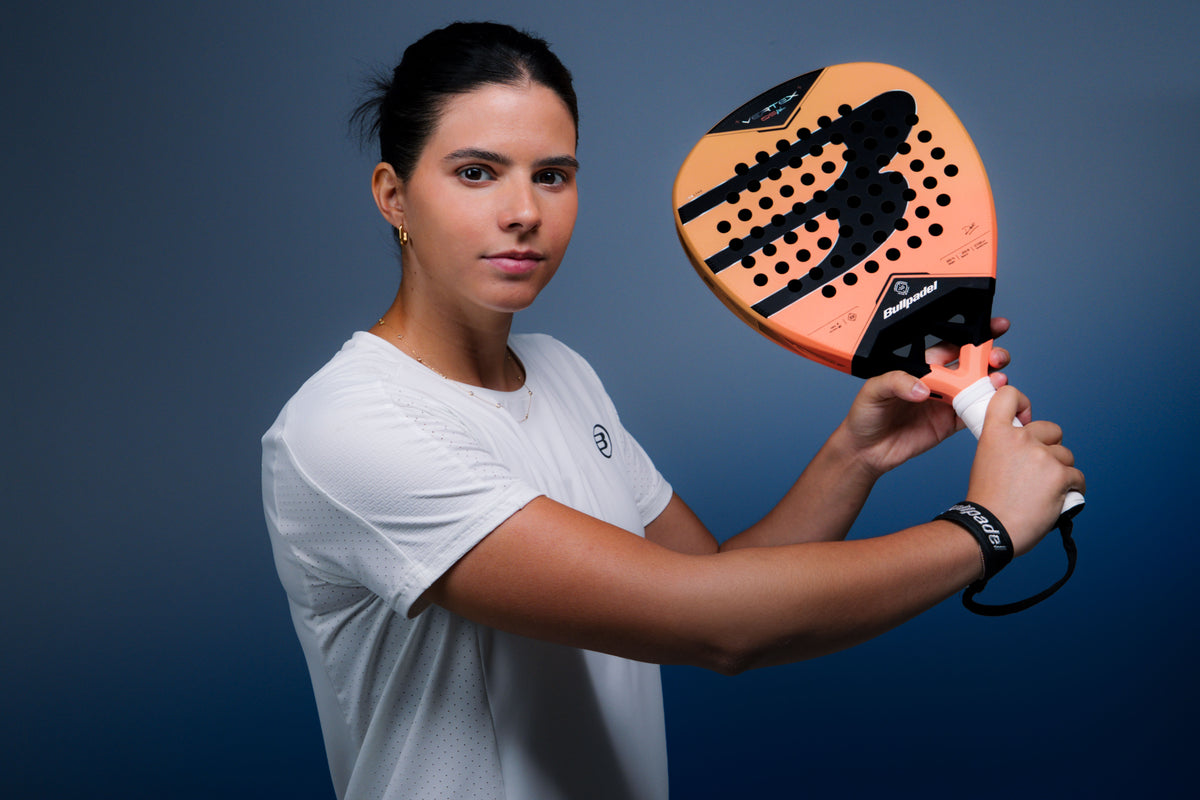 Bella Defi holding the Bullpadel Vertex 05 W (2027) padel racket available in New Zealand from ThePadelShopNZ