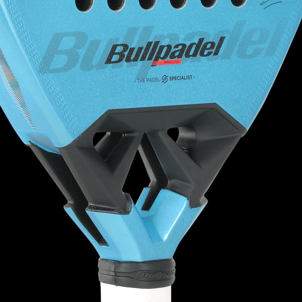 Close up of the heart of the Bullpadel Vertex 05 Woman  2026 padel racket available in New Zealand from ThepadelShop.co.nz